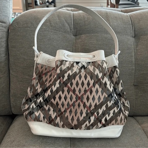 Gorgeous large Burberry translucent drawstring bag - Picture 2 of 9